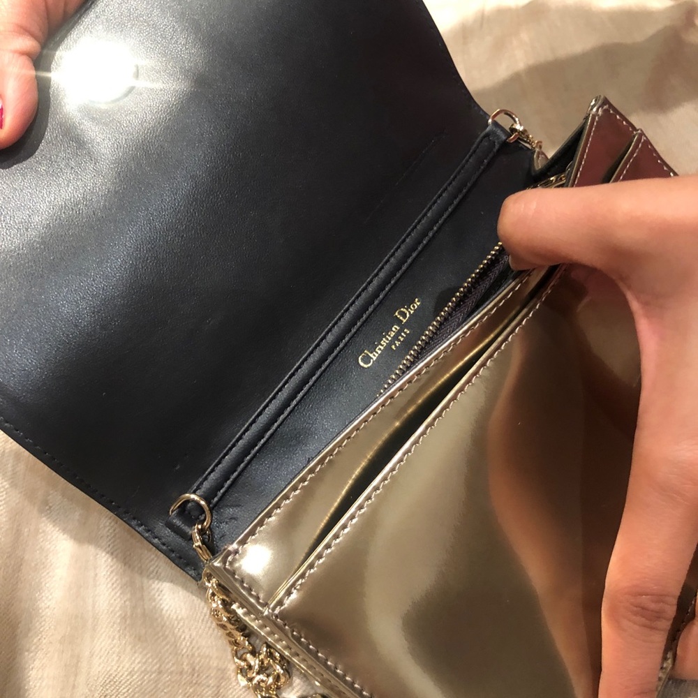 Diorama clutch bag in metallic gold - Picture 4 of 6